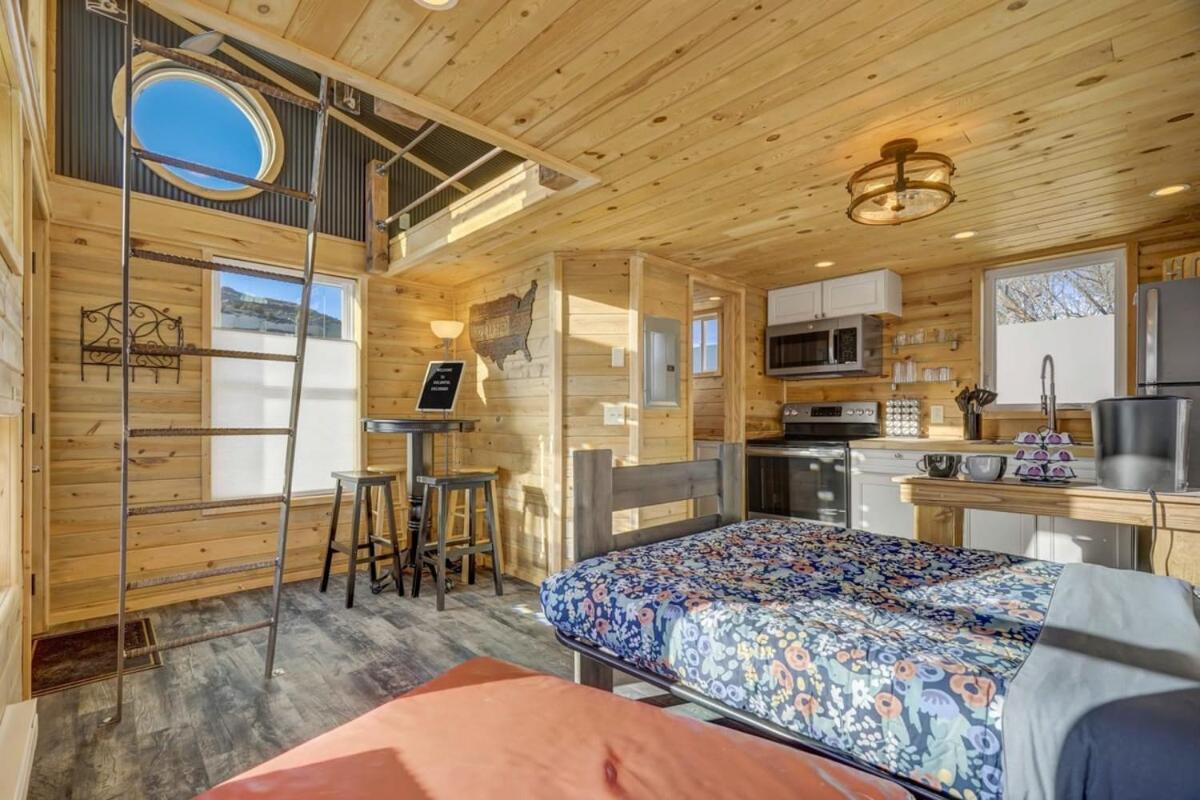 Casa de férias Red Rock Treehouse Unique In Old Colorado Colorado Springs